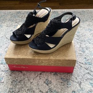 Black fabric wedges size 8